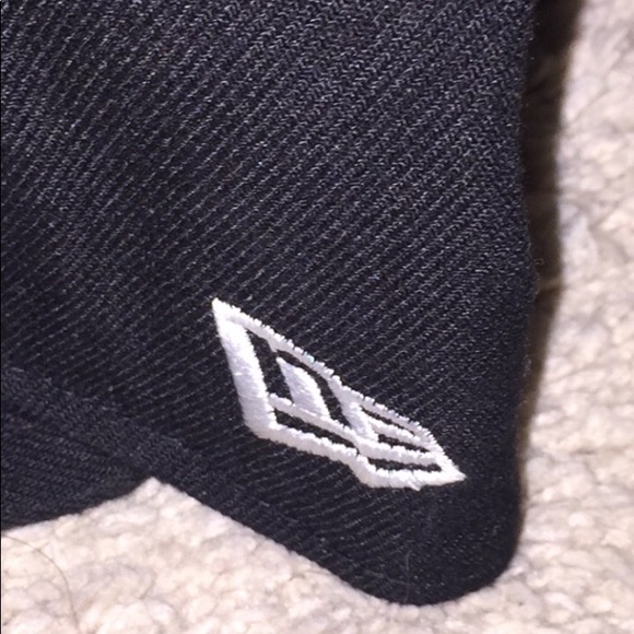 Men’s New Era Chicago Bulls SnapBack Hat - Picture 3 of 6